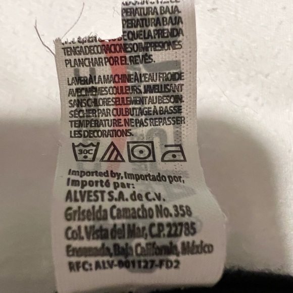 Distressed twisted tank - Picture 11 of 11